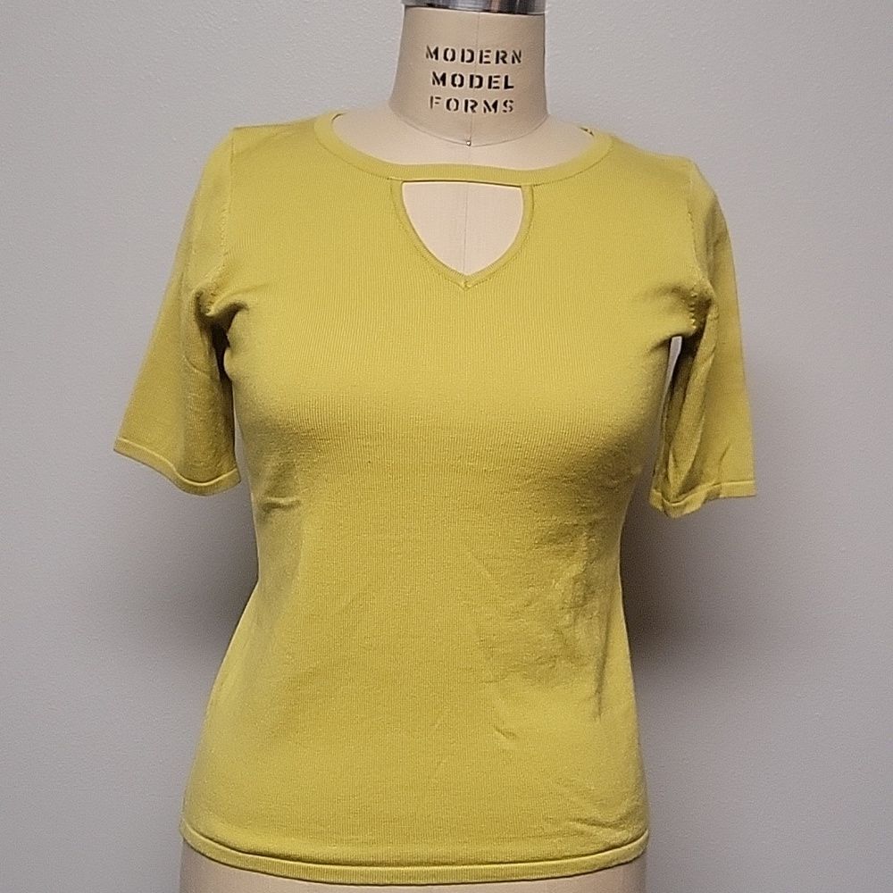 Carmen Marc Short-sleeve Keyhole Top. Size S